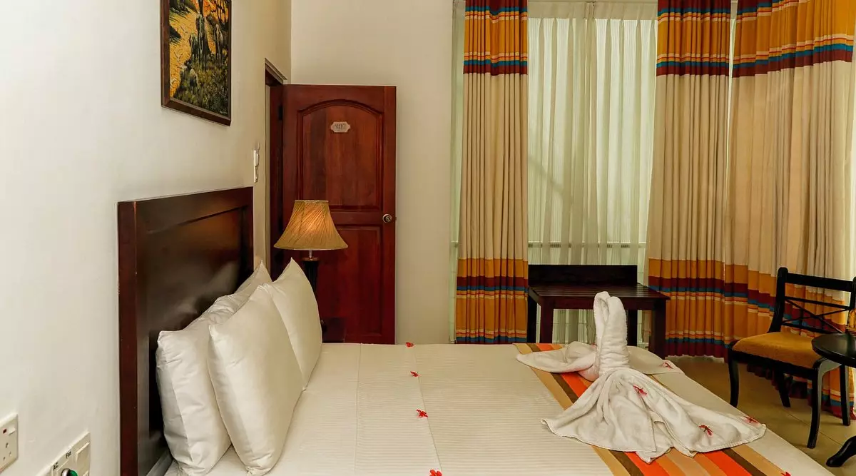 اتاق هتل اوآک ری سرن کندی سریلانکا